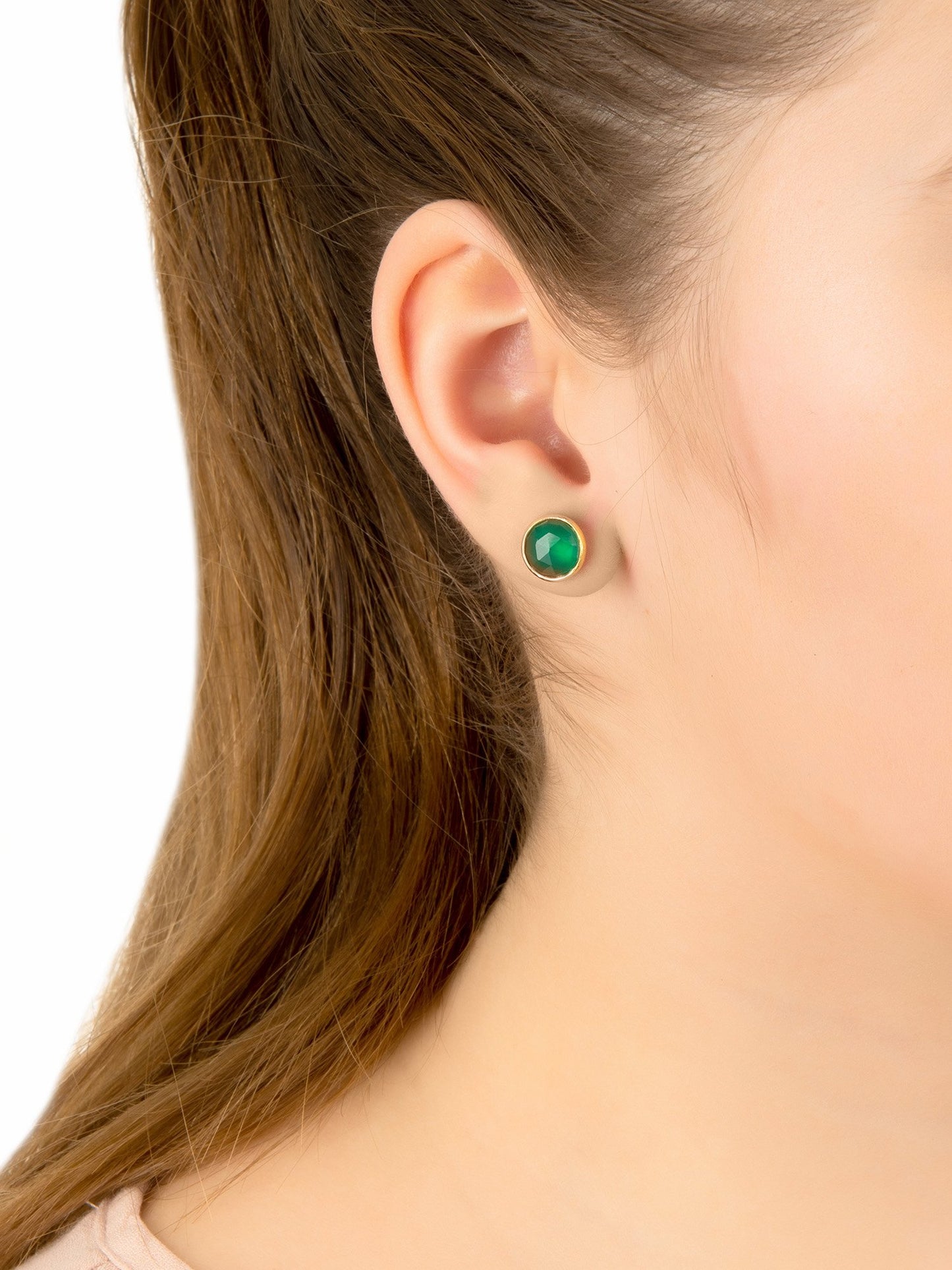 Chic turquoise gemstone earrings in gold with butterfly fastening