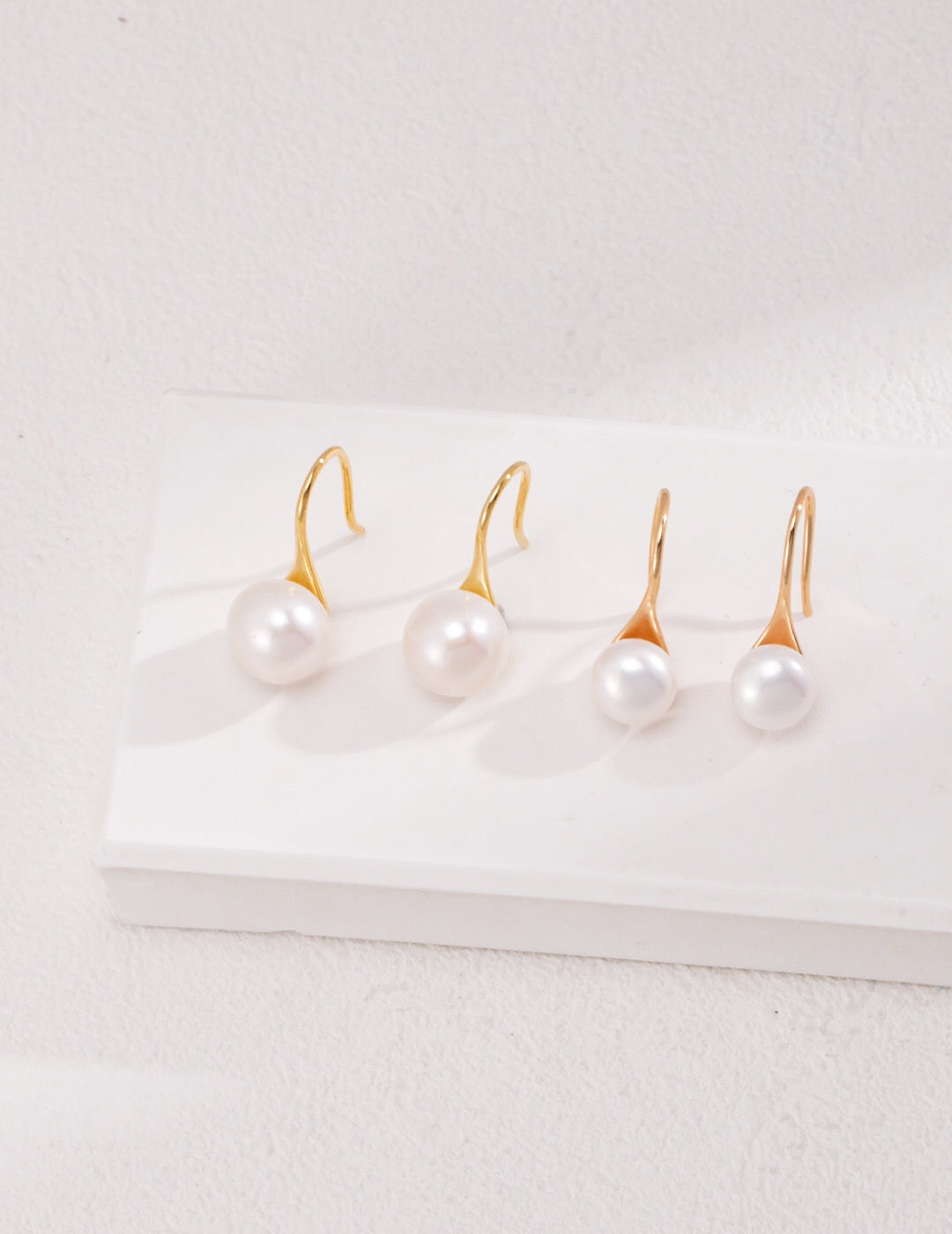 Classic High-Heeled Pearl Dangle Earrings