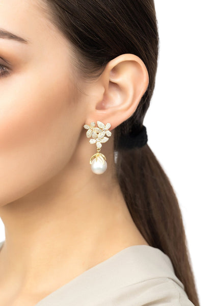 Flowers Pearl Earrings Gold White