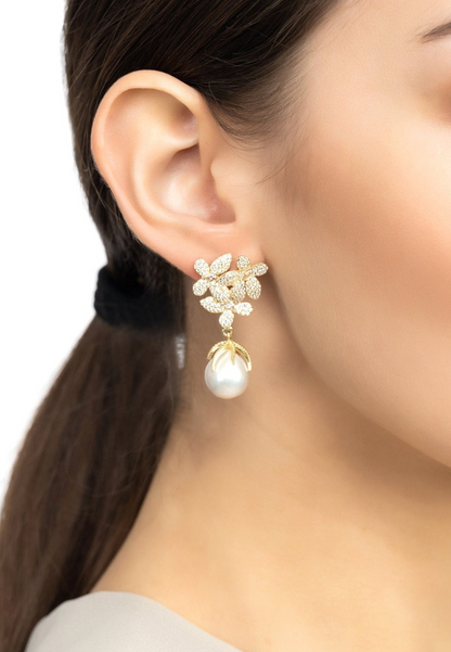 Flowers Pearl Earrings Gold White