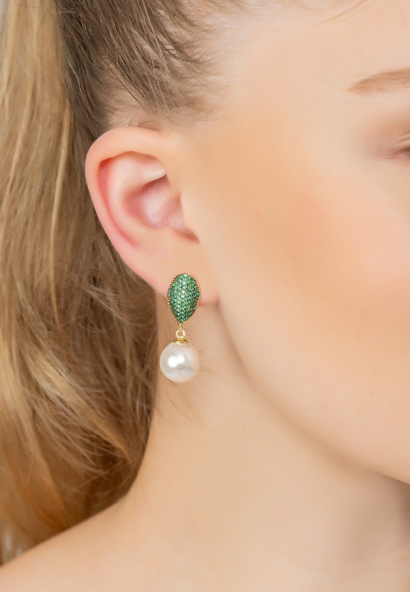 Emerald Green Pearl Classic Drop Earrings