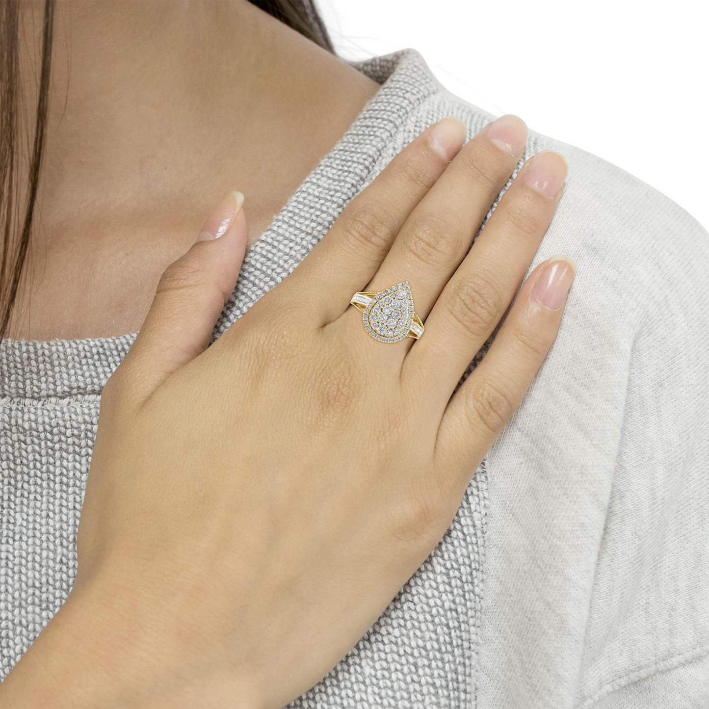 1 1/2 CTW Round-Cut Diamond Pear Shaped Cocktail Ring