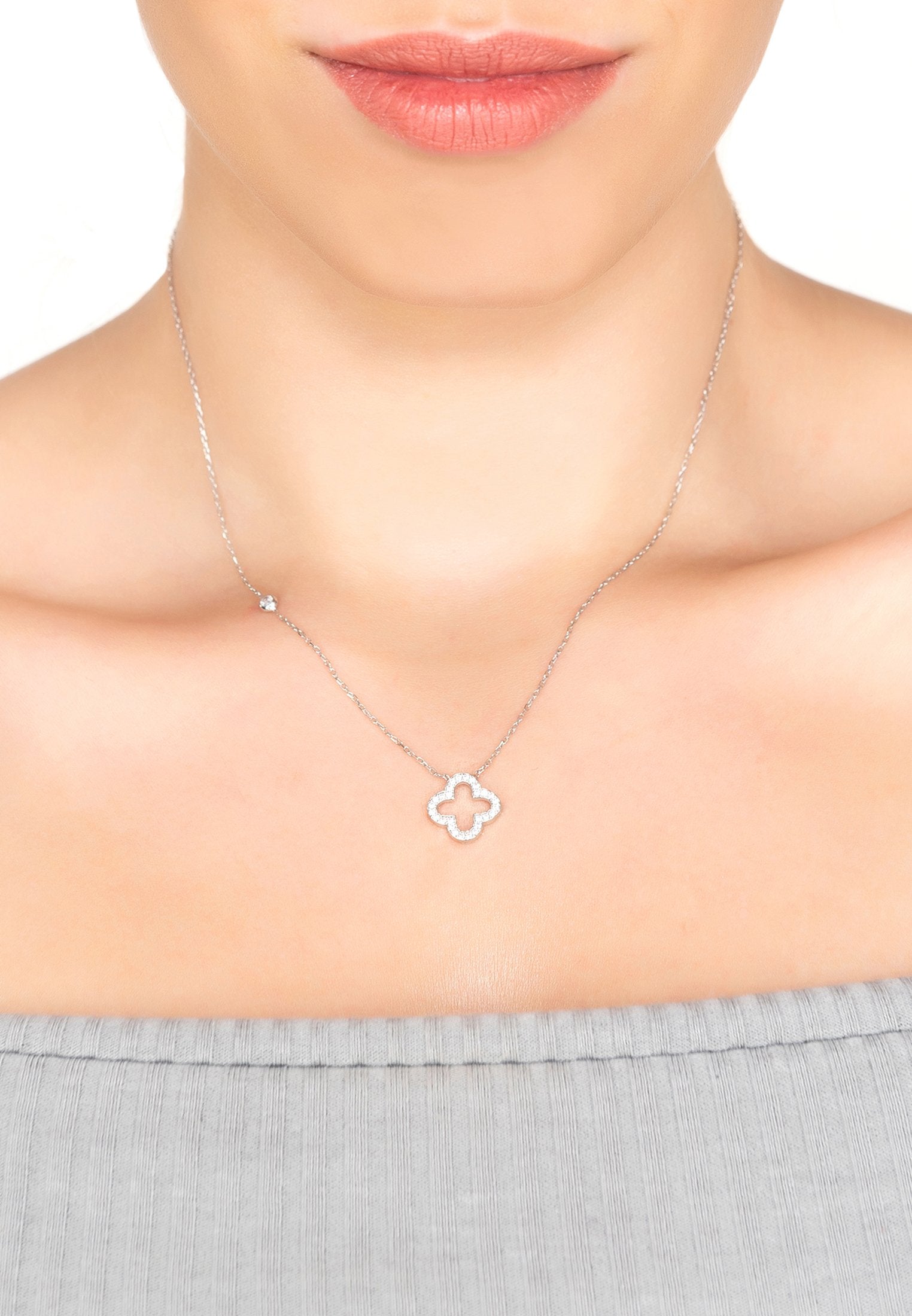 Open Clover Pendant Necklace in Silver