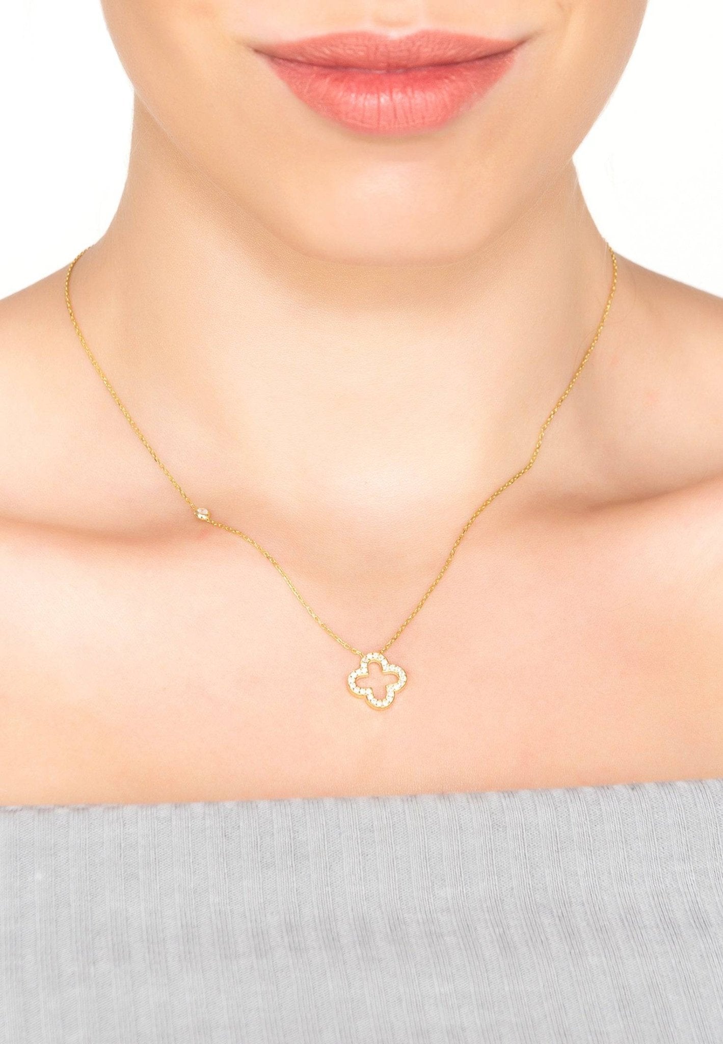 Open Clover Pendant Necklace in Gold